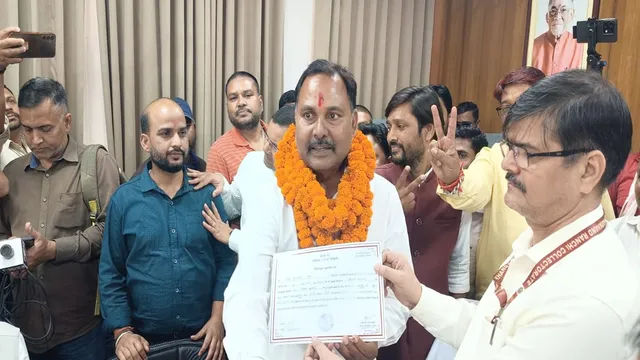 बीजेपी समर्थित नीरज कुमार बने रांची नगर निगम के डिप्टी मेयर, रोशनी खलखो ने मेयर पद का संभाला पदभार