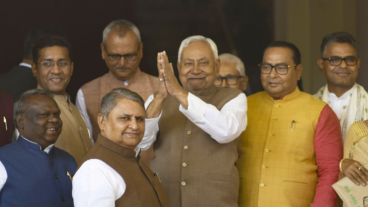 नीतीश कुमार ने राज्यसभा जाने का लिया फैसला, देंगे मुख्यमंत्री पद से इस्तीफा