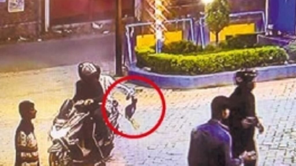 रांची में पेट्रोल पंप पर हथियार के बल पर डकैती, महिला कर्मी से 59 हजार रुपए से भरा थैला लूटकर फरार