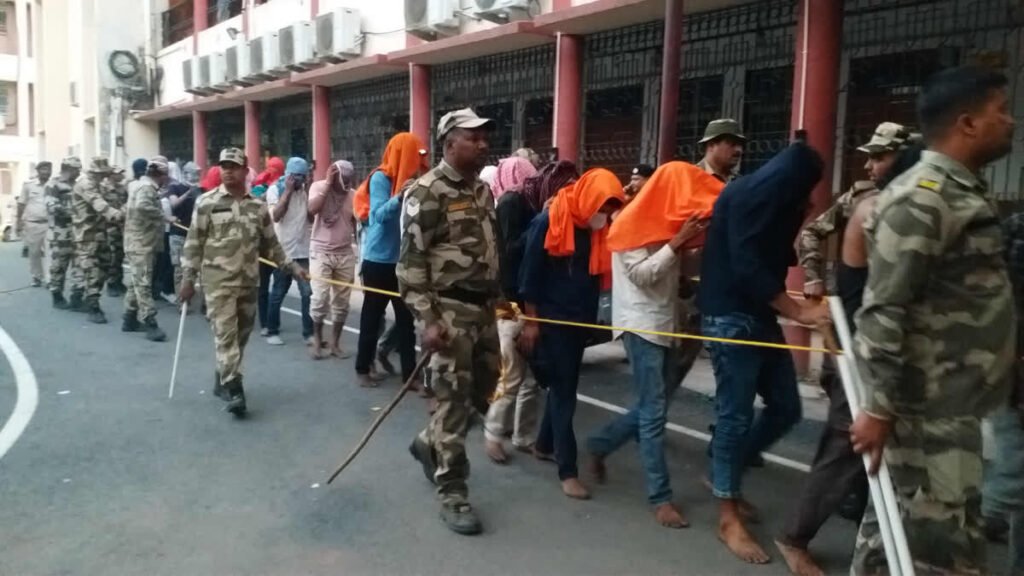 उत्पाद सिपाही पेपर लीक के आरोपी को पुलिस के ड्राइवर ने दिया अपना मोबाइल, बदले में लिये पैसे