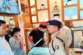 पटना के ज्वेलरी शॉप में 5 मिनट में 20 लाख के गहने की लूट, तेजस्वी यादव ने सम्राट चौधरी पर साधा निशाना