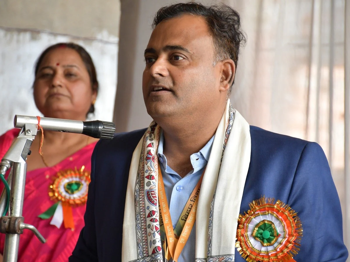 लखीसराय के DM मिथिलेश मिश्र को नीतीश सरकार ने हटाया,धान अधिप्राप्ति में गड़बड़ी के बाद एक्शन