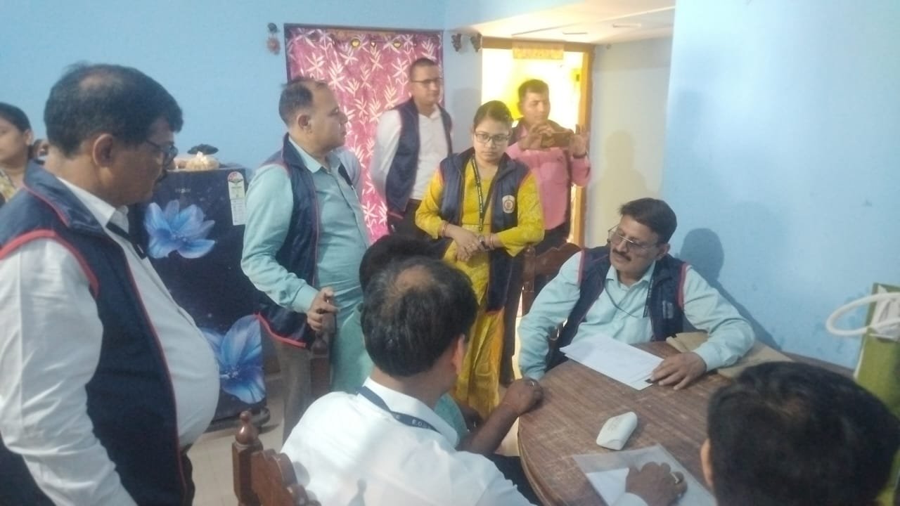 बिहार में भ्रष्ट थानेदार अभिषेक कुमार रंजन के पांच ठिकानों पर EOU की छापेमारी, आय से अधिक संपत्ति का आरोप