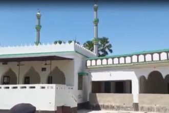 बिहार के मदरसे में छापेमारी, पुलिस ने हथियार मिलने पर किया सील,PFI से निकला कनेक्शन