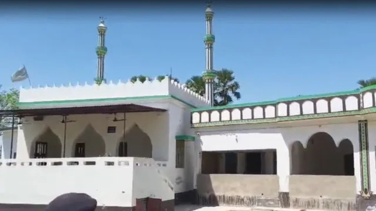 बिहार के मदरसे में छापेमारी, पुलिस ने हथियार मिलने पर किया सील,PFI से निकला कनेक्शन