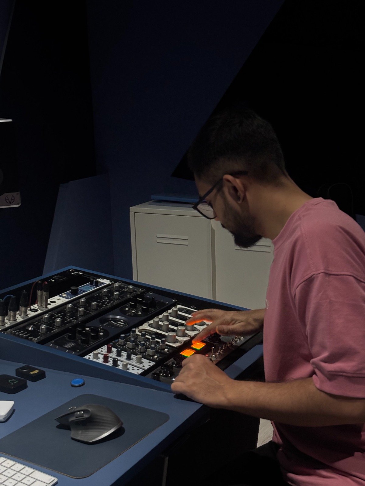 "आब-ए-रवां’: बहते पानी जैसा गाना, जो हर दिल में तूफान ला रहा है!” 2 WhatsApp Image 2026 04 04 at 9.23.53 PM 1