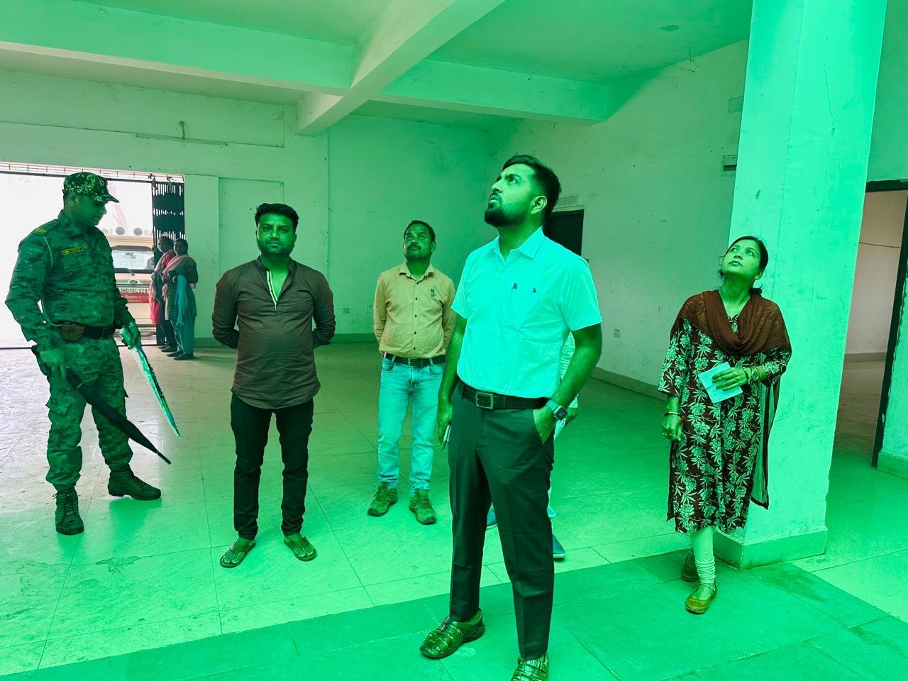 लोहरदगा में जिला परिषद डाक बंगला का होगा कायाकल्प, आधुनिक सुविधाओं से होगा लैस, DDC के निर्देश पर शुरू हुई साफ-सफाई 1 WhatsApp Image 2026 04 07 at 8.39.13 PM