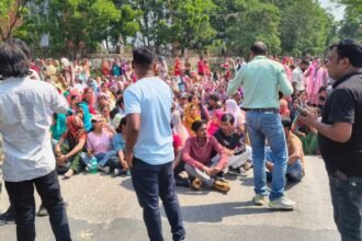 ओरिएंट क्राफ्ट के खिलाफ 3000 महिलाओं का प्रदर्शन, कई महीनों से नहीं मिला वेतन, रघुवर सरकार में कंपनी को एक रुपए में मिली थी जमीन