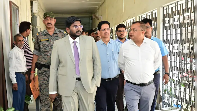 दो मासूम बेटियों के शव का पोस्टमार्टम करने के लिए 5000 घूस ली, चतरा DC के बनाए कमेटी ने शुरू की जांच