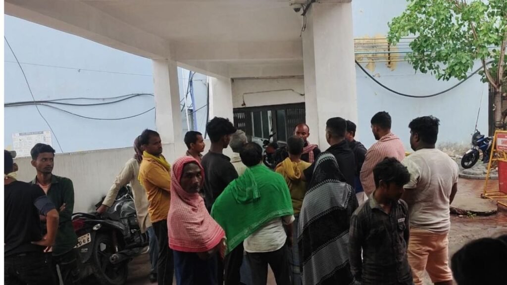 धनबाद में गैस सिलेंडर कटर ब्लॉस्ट से तीन की मौत, 3 CISF जवान भी घायल