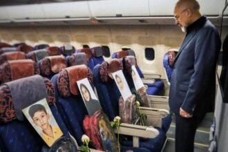 अमेरिका से बातचीत करने पाकिस्तान पहुंचे ईरान के स्पीकर ने शेयर की हमले में मारे गए स्कूली बच्चों की तस्वीर, लिखा-“विमान में मेरे हम-मुसाफ़िर”