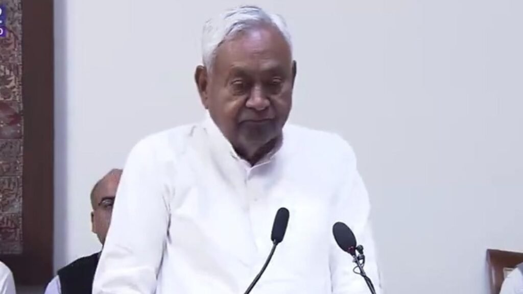 नीतीश कुमार ने राज्यसभा सदस्य के रूप में शपथ ली,14 अप्रैल को मुख्यमंत्री पद से देंगे इस्तीफा