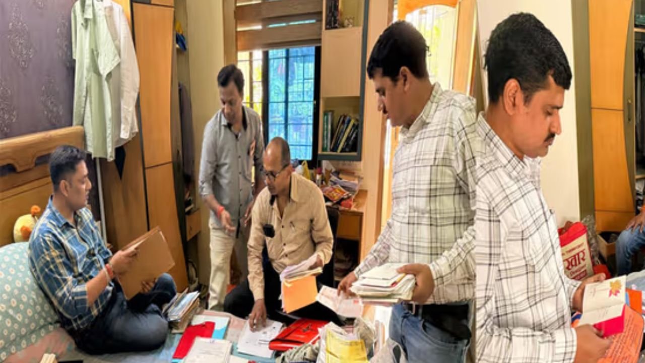 बिहार में भ्रष्ट कार्यपालक अभियंता के ठिकानों पर SVU की छापेमारी,आय से अधिक संपत्ति की हो रही जांच