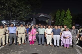 गिरिडीह केंद्रीय कारा में DC-SP ने की छापेमारी, डेढ़ सौ जवान ने एक-एक वार्ड को खंगाला
