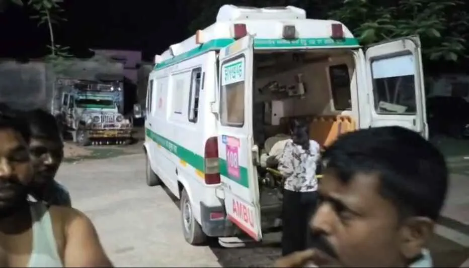 रांची में शादी समारोह से लौट रही कार तालाब में गिरी, दो की मौत