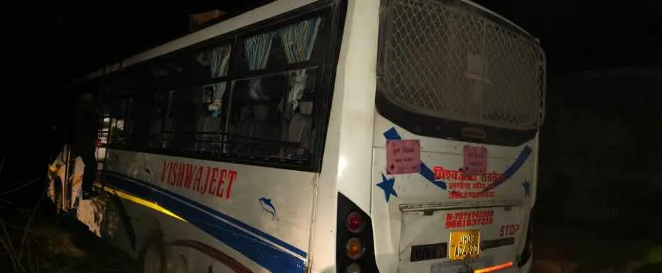 पलामू के पांकी में बड़ा हादसा: 11 हजार हाई वोल्टेज तार की चपेट में आने से 4 बाराती झुलसे