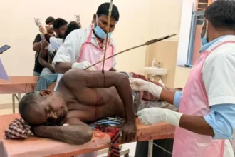 चाईबासा में सब्जी बेचने जा रहे ग्रामीण पर तीर-धनूष से हमला, 3 तीर शरीर में धंसे, हालत गंभीर