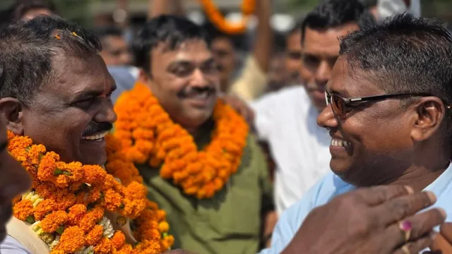 बिहार में मंत्री के काफिले की गाड़ी से मिला हथियार, मच गया हड़कंप, पुलिस ने एक को पकड़ा
