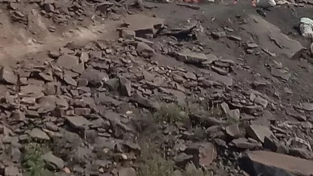 धनबाद में आउटसोर्सिंग कंपनी में हादसा, ओबी डंपिंग के दौरान वाहन गिरा—एक मजदूर की मौत