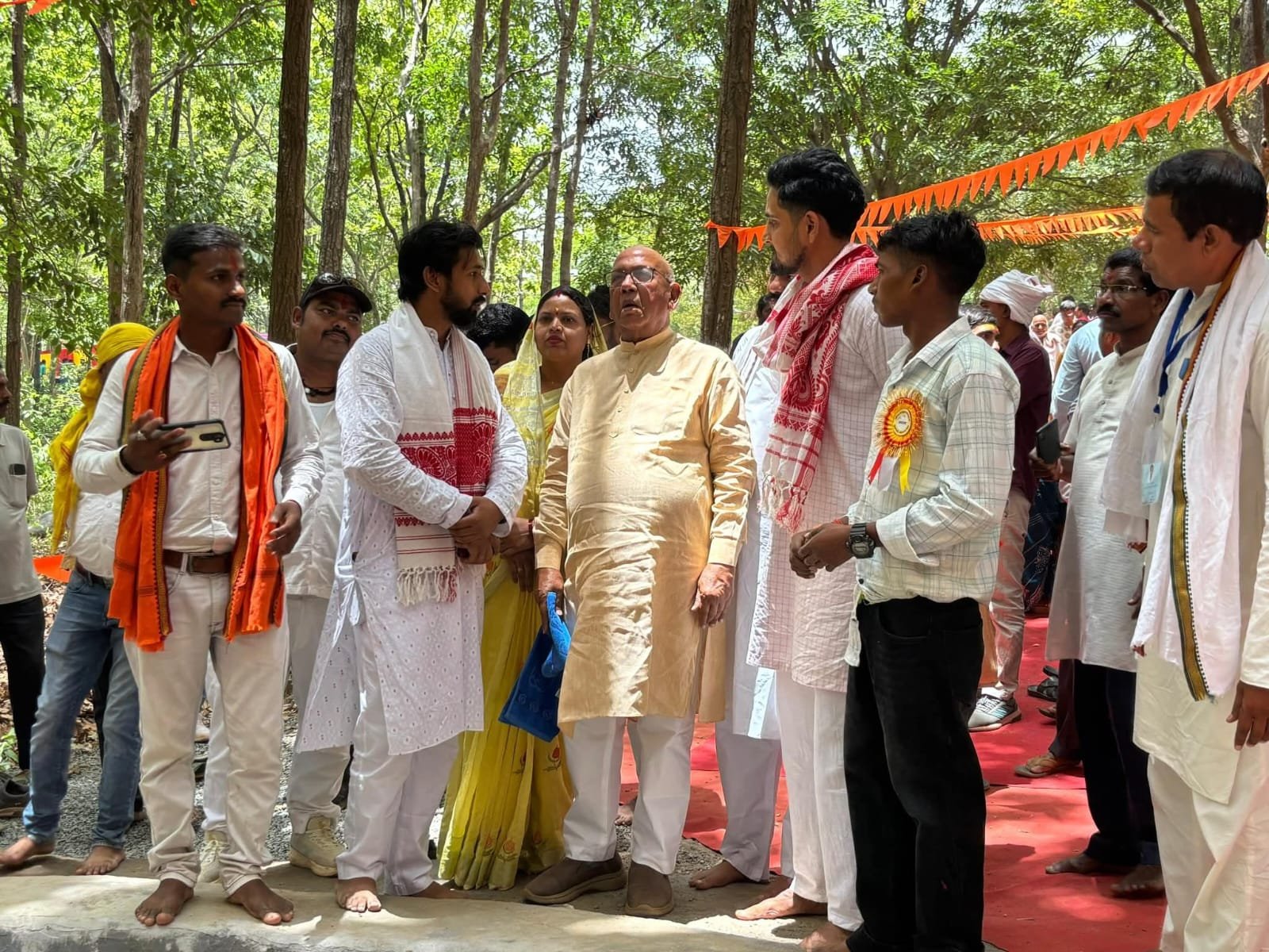 लोहरदगा में गंगा दशहरा महोत्सव, दामोदर नदी के उद्गम स्थल पर राज्यपाल संतोष गंगवार ने की पूजा अर्चना 8 WhatsApp Image 2026 05 25 at 6.07.17 PM