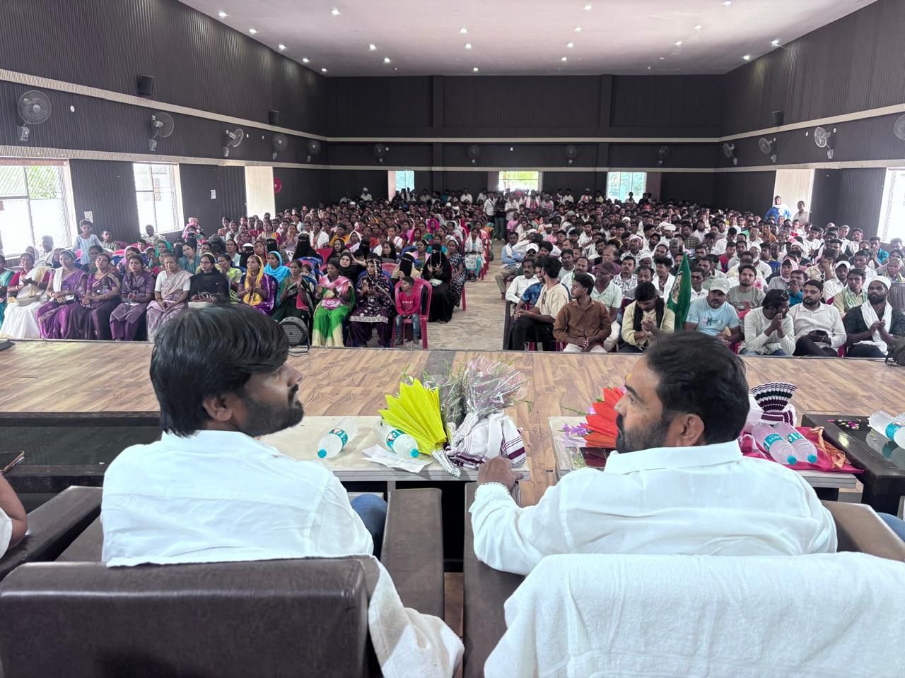 लोहरदगा में JMM के जिला स्तरीय बूथ सम्मेलन में संगठन विस्तार और गठबंधन रणनीति पर मंथन,विनोद पांडे बोले- बूथ कार्यकर्ता ही संगठन की असली ताकत 3 WhatsApp Image 2026 05 25 at 9.19.58 PM