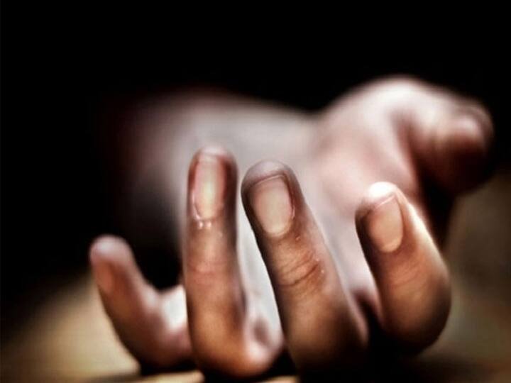 लोहरदगा में रेल लाइन पर युवक-युवती के शव बरामद,आत्महत्या की आशंका