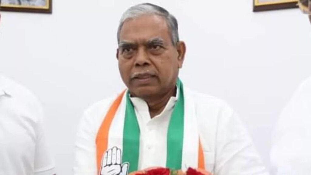 झारखंड कांग्रेस की नई जंबो टीम, 16 उपाध्यक्ष, 43 महासचिव बनाए गए,ऑर्डिनेटर टीम में 44 नेताओं को मिली जगह