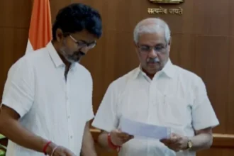 TVK चीफ विजय ने किया सरकार बनाने का दावा,राज्यपाल को सौंपी विधायकों के समर्थन की लिस्ट