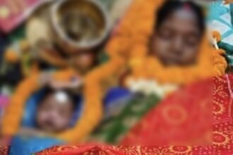 सरायकेला के राजनगर CHC में टॉर्च की रोशनी डिलीवरी, नवजात और मां की मौत