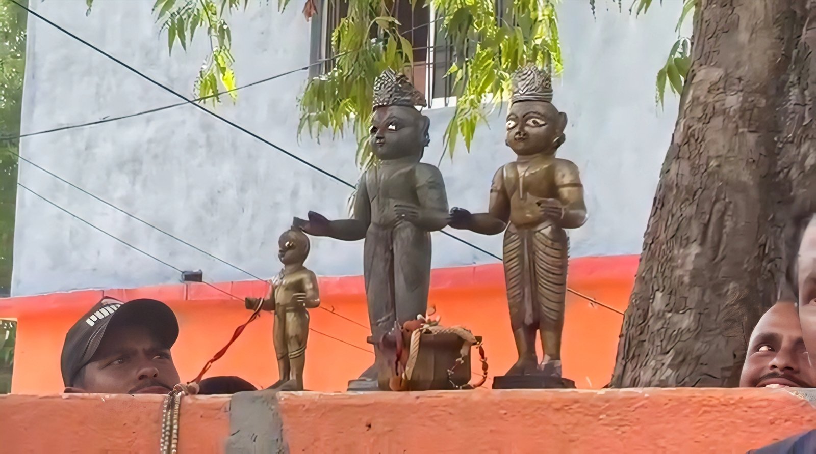 पटना में सड़क किनारे बरामद हुई 8 करोड़ की अष्टधातु मूर्तियां, दो महीने पहले हुई थी चोरी 1 ram 18052026162029 1805f 1779101429 714