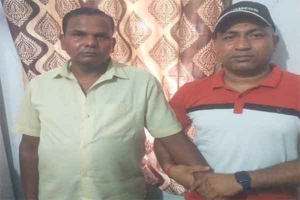 सिमडेगा समाहरणालय में घूस लेते कर्मी गिरफ्तार, ACB की कार्रवाई से मचा हड़कंप