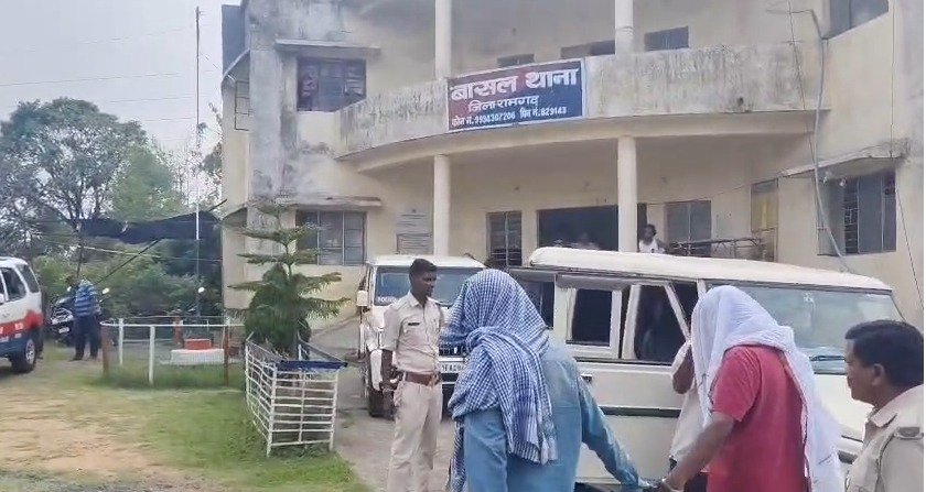 प्रेमी के सामने प्रेमिका के साथ दुष्कर्म की कोशिश, चकमा देकर भागे दोनों, पुलिस ने आरोपियों को किया गिरफ्तार