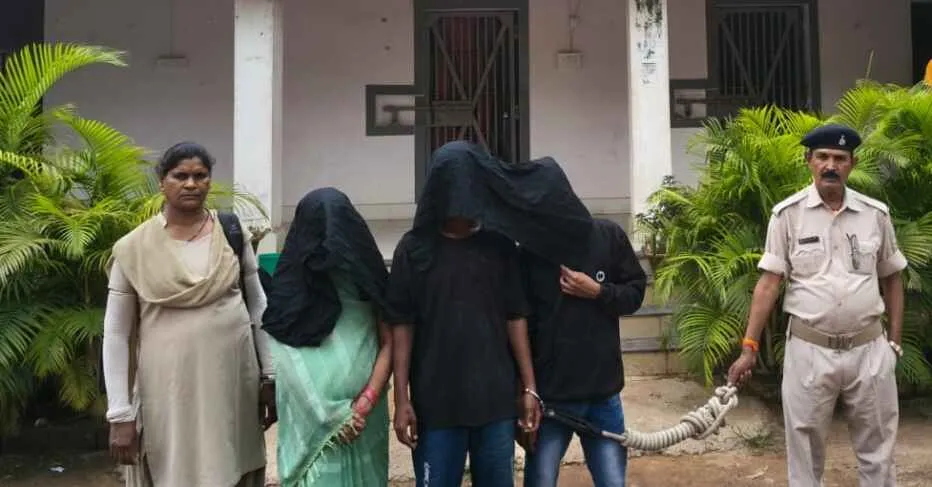 रांची में मां-बेटा मिलकर बेचते थे ब्राउन शुगर, पुलिस ने रंगे हाथ धर दबोचा