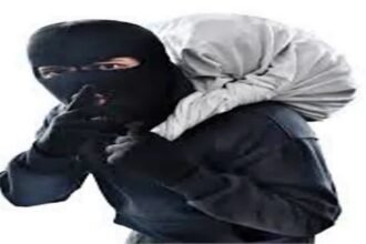 रांची में बंद घर पर चोरों का धावा, डेढ़ लाख नकद समेत 10 लाख के जेवरात उड़ाए