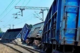 पलामू में बड़ा रेल हादसा, राजहरा रेलवे स्टेशन पर मालगाड़ी के डब्बे पटरी से उतरे