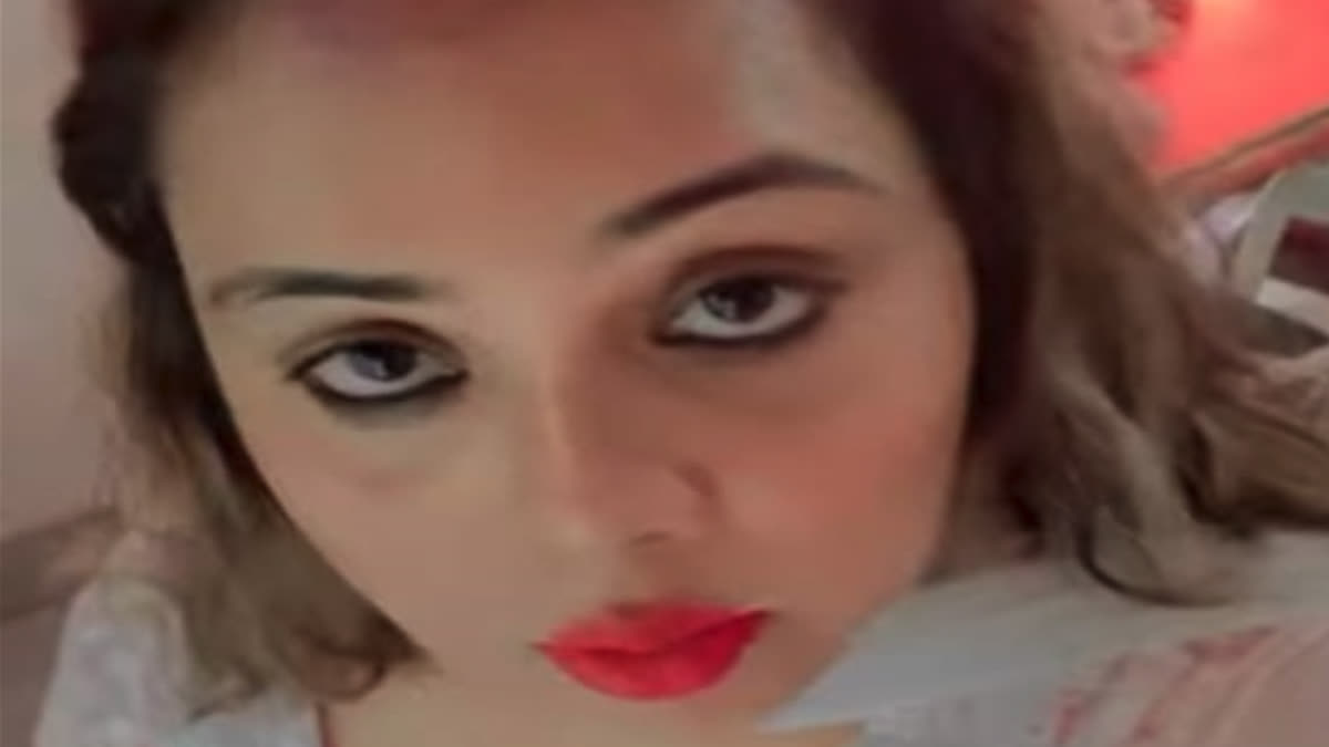 गैंगस्टर सुजीत सिन्हा की पत्नी के पास जेल में मिला मोबाइल और सिम कार्ड, तलाशी के दौरान हुआ खुलासा