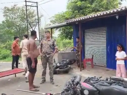 धनबाद में पानी की समस्या को लेकर हुए विवाद ने लिया हिंसा का रूप,घर-दुकान में तोड़फोड़, पुलिस वाहन भी क्षतिग्रस्त 1 2838e411 1e5d 4db6 bef4 e10271b7c61b 1780996154977