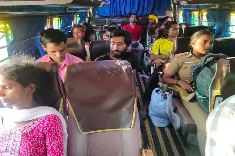 झारखंड के 42 प्रवासी मजदूरों की घर वापसी, तमिलनाडू गैस रिसाव हादसे के बाद लौट रहे हैं मजदूर