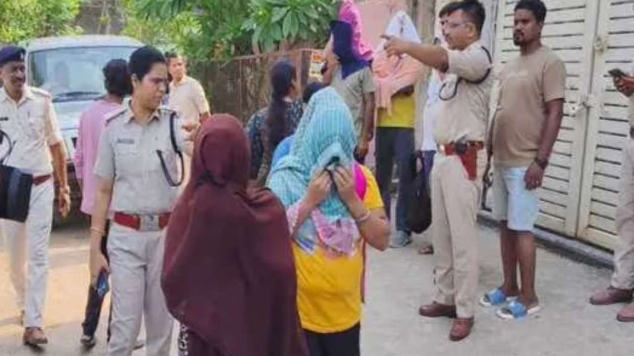 रांची के शिवम पैलेस होटल में चल रहा था सेक्स रैकेट का धंधा, पुलिस ने मारा छापा तो मचा हड़कंप