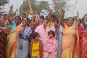 चतरा के सिमरिया में कोल वाहन ने मोटरसाइकिल सवार को रौंदा, मौत, ग्रामीणों ने किया सड़क जाम