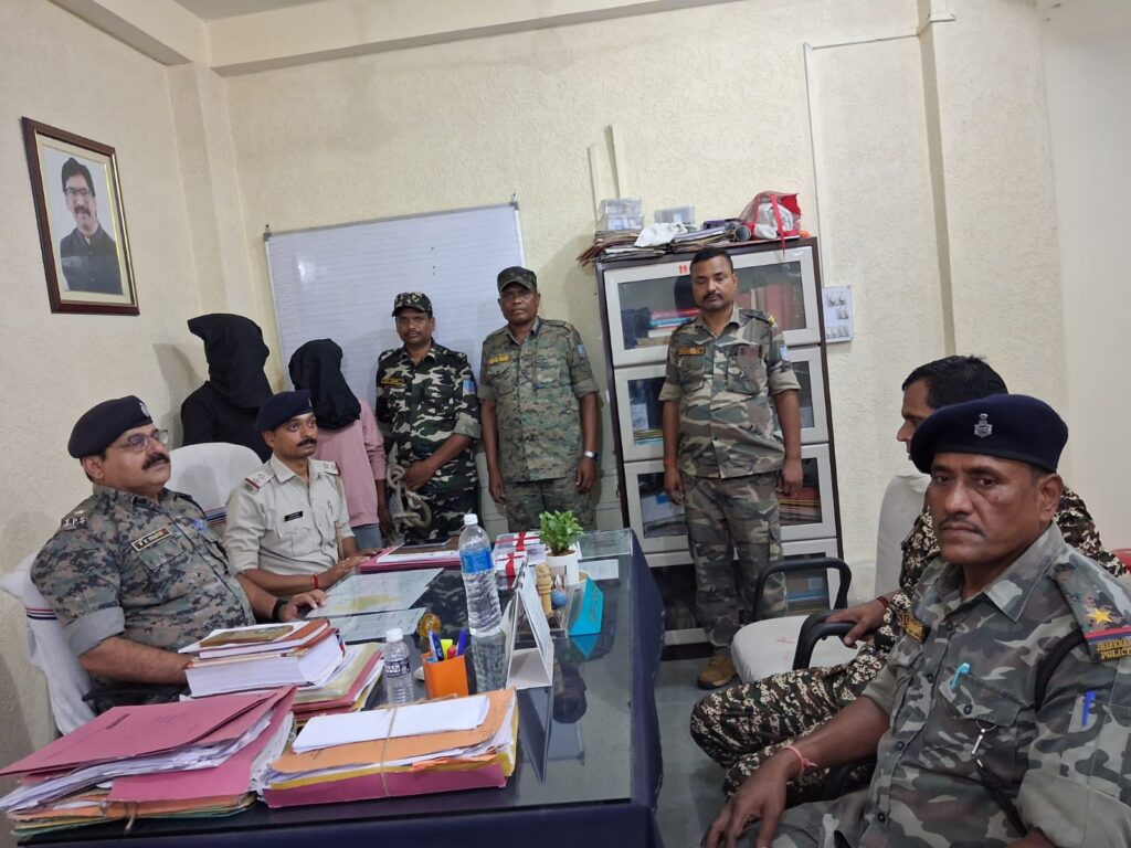 लोहरदगा में ब्राउन सूगर बेचते दो युवक गिरफ्तार, SP को मिली गुप्त सूचना पर हुई कार्रवाई