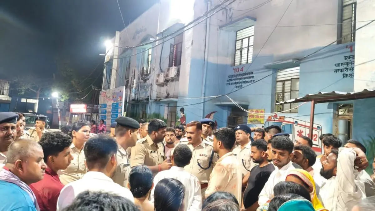 बिहार में डबल मर्डर के गवाह की गोली मारकर हत्या, पत्नी का पुलिस पर गंभीर आरोप, विरोध में सड़क पर प्रदर्शन