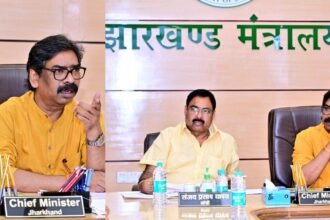 मुख्यमंत्री हेमंत सोरेन ने की श्रम, नियोजन, प्रशिक्षण और कौशल विकास विभाग की समीक्षा बैठक, श्रमिकों का डिजिटल डाटाबेस तैयार करने का निर्देश