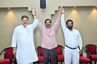 hemant soren with pranav jhar and baidhyanat ram