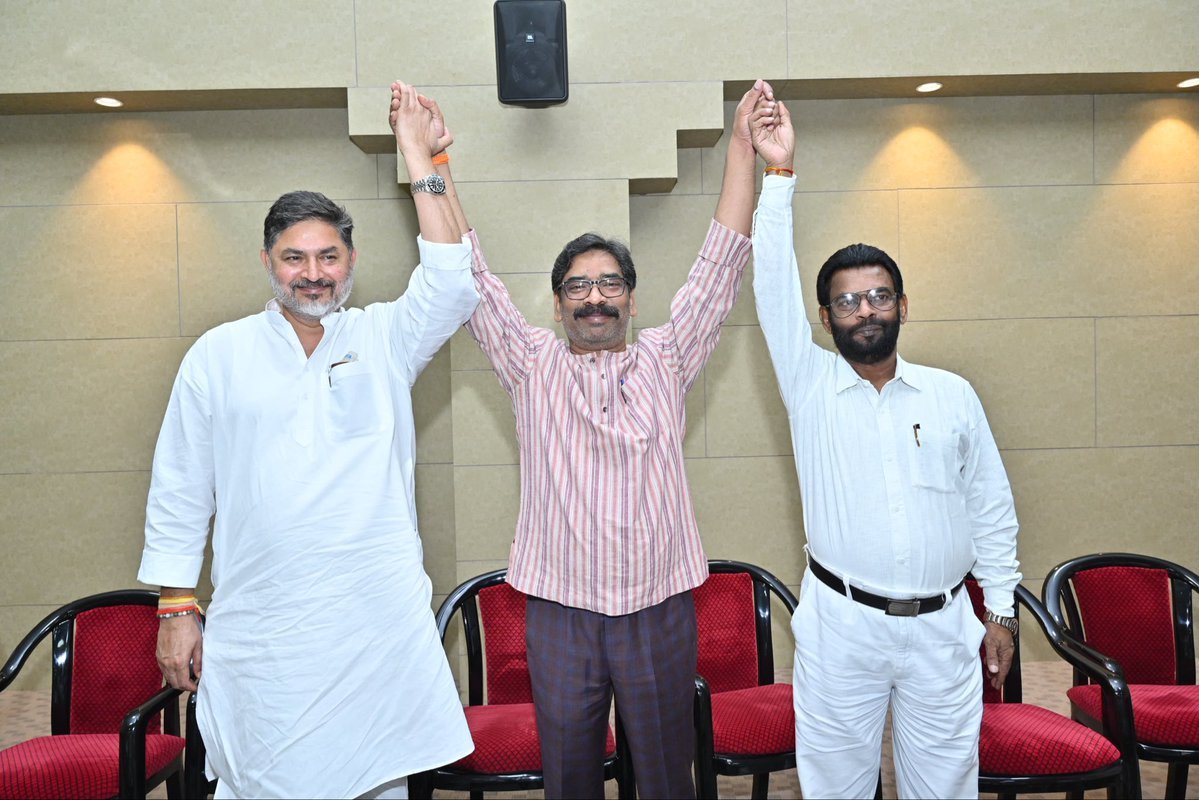 hemant soren with pranav jhar and baidhyanat ram