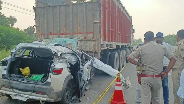 बेगूसराय में खड़े ट्रक को तेज रफ्तार कार ने मारी टक्कर,तीन दारोगा समेत चार पुलिसकर्मियों की मौत