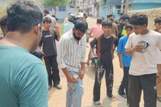 सरायकेला में जमीन कारोबारी पर फायरिंग,रंगदारी नहीं देने पर अपराधियों ने मारी गोली
