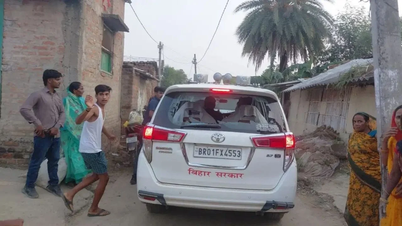मधुबनी में मंत्री अरुण शंकर प्रसाद पर जानलेवा हमला,ग्रामीणों ने ईंट-पत्थर चलाया, गाड़ी के शीशे तोड़े; जांच के लिए SIT का गठन