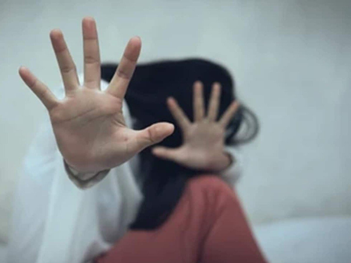 सोशल मीडिया पर दोस्ती कर छात्रा से दुष्कर्म, केस दर्ज