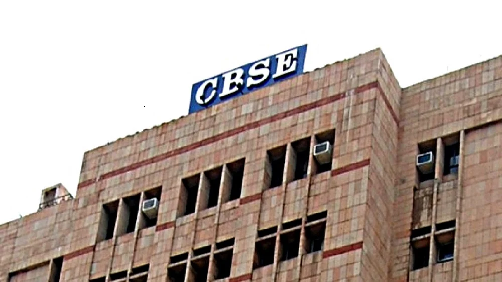 CBSE चेयरमैन और सेक्रेटरी को हटाया गया,OSM विवाद के बाद केंद्र सरकार का बड़ा एक्शन